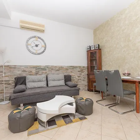 Apartment Vanja Brela